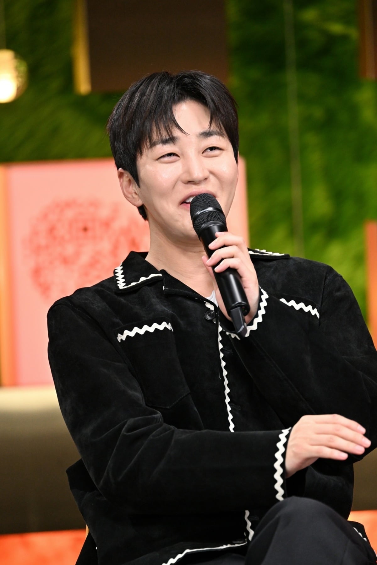 가수 딘딘이 '누난 내게 여자야' 시즌2 MC를 맡았다. / 사진제공=KBS