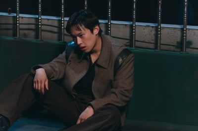 김성철, 조폭들에게 쫓겨서 죽기 직전인데…누나한테 금괴 양보('골드랜드')
