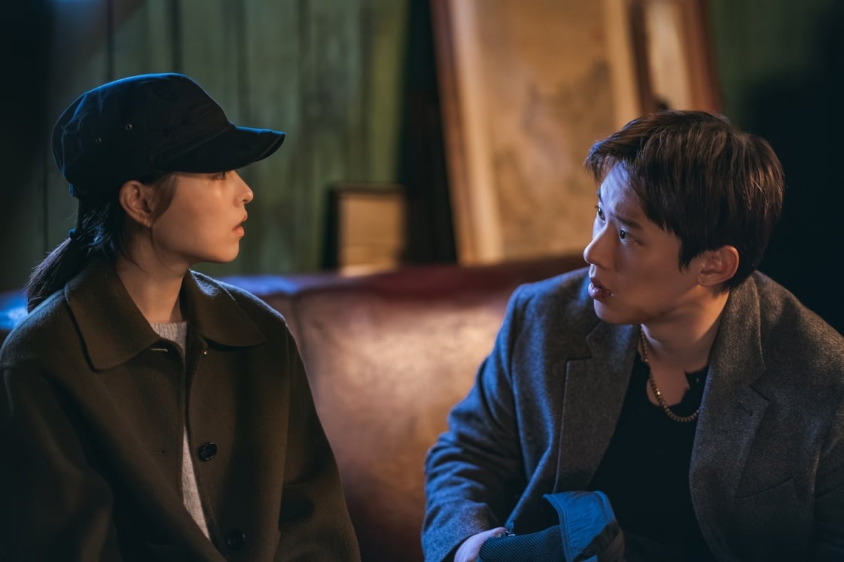 김성철, 조폭들에게 쫓겨서 죽기 직전인데…누나한테 금괴 양보('골드랜드')