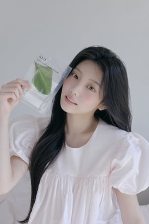 아일릿 원희, 아비브 새 얼굴 됐다