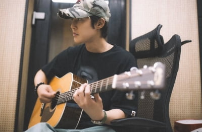 '♥비연예인' 김현중, 사기 피해 폭로하더니 벅찬 소식 전했다…"다달이 네잎클로버 발견"