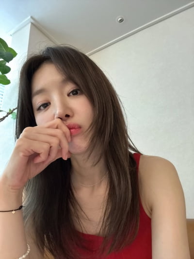 '43세 미혼' 장희진, 전세사기 폭로하더니…레드 나시 입고 '섹시美' 폭발