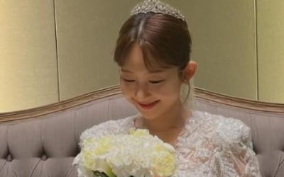 이수빈 깜짝 결혼 발표…♥예비신랑, "내 미래를 응원해주는 사람"