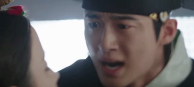 아이유♥변우석 연기력 구설에 입 열었다…"놀란 적 많아, 어떻게 이런 표정을 짓지?" ('대군부인')[인터뷰①]