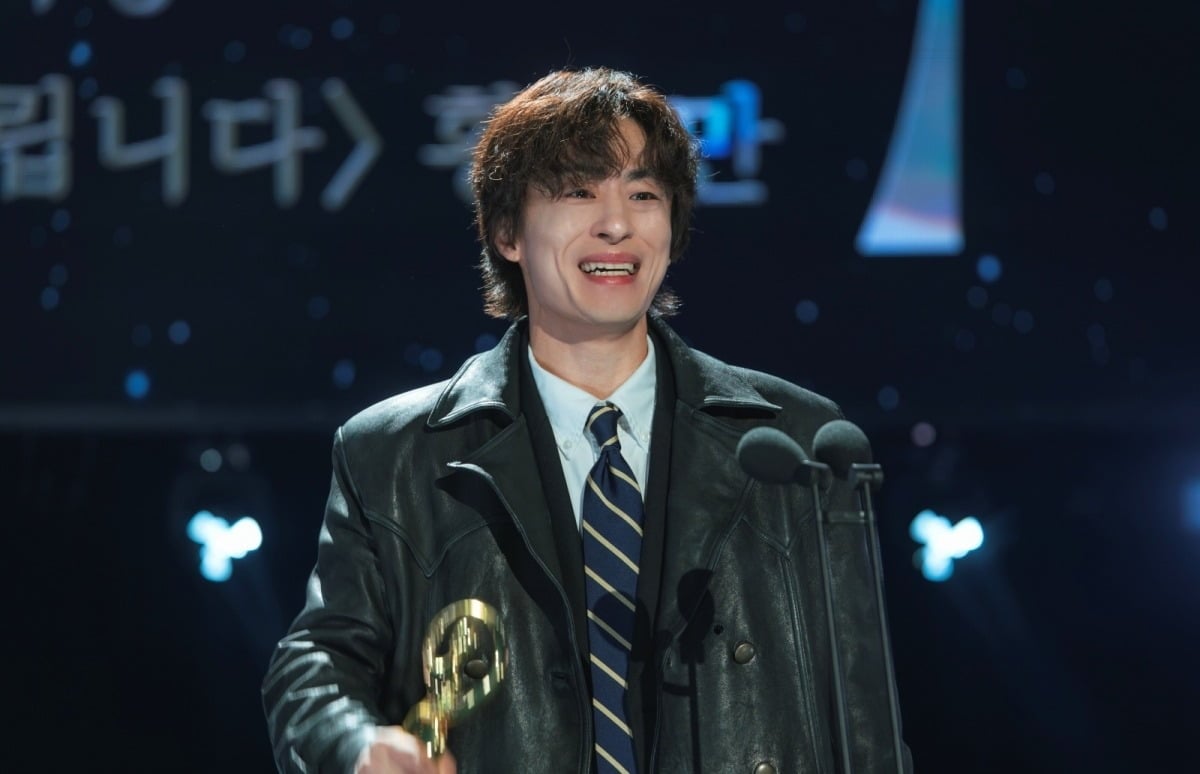 구교환이 신인감독상을 받았다./사진제공=JTBC