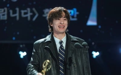 구교환, 결국 일냈다…2.1%→5.3% 시청률 급등 이끌며 '유종의 미' ('모자무싸')[종합]