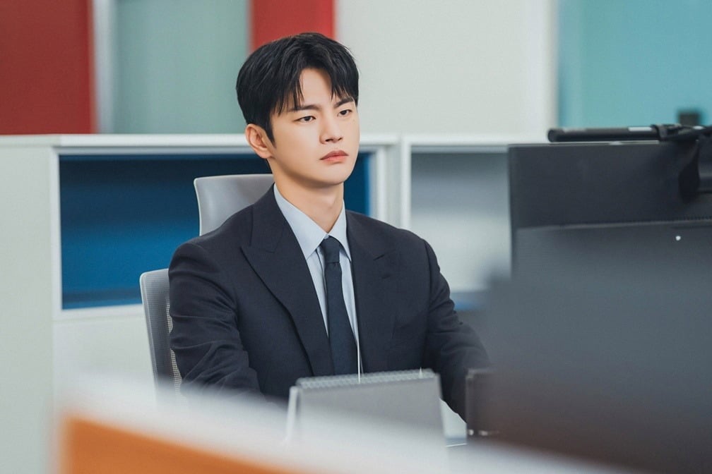 서인국이 냉미남 상사로 돌아온다./사진제공=tvN