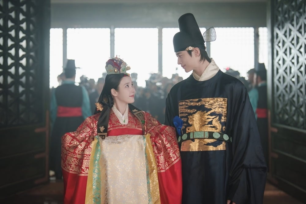 아이유와 변우석이 '21세기 대군부인'의 주연을 맡았다./사진제공=MBC
