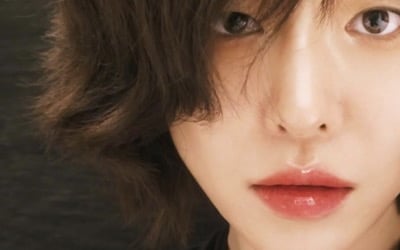 티셔츠 가운데가 뻥…'마약 투약' 가인, 파격 노출 올블랙룩 입고 뽐낸 퇴폐미