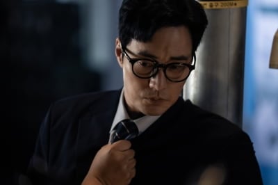 소지섭, 딸바보 됐다…'17살 연하' 조은정과 ♥결혼 후 새 역할 도전 "따라와 주길" ('김부장')