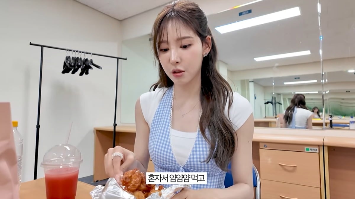 이나연이 연세대학교 축제 MC 비하인드를 공개했다. / 사진='일단이나연' 유튜브 캡쳐