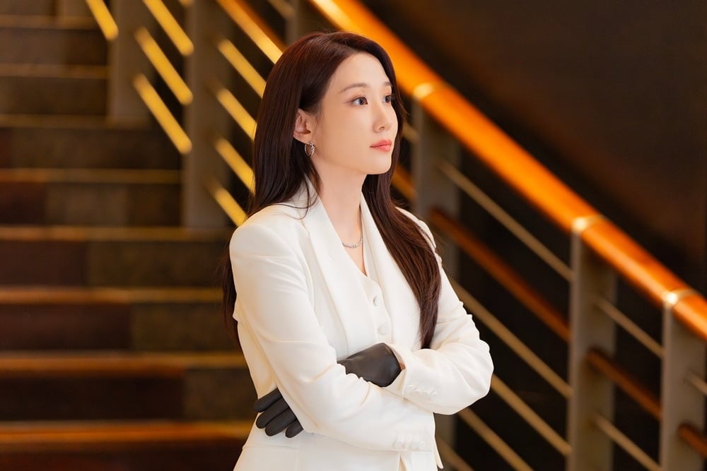 박은빈이 누구도 쉽게 다가갈 수 없는 차가운 철벽의 재벌 상속녀로 변신한다./사진제공=tvN