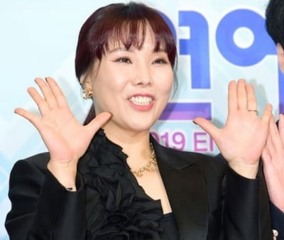 '45세' 신봉선, 1살 연상 연예인과 ♥열애설에 입 열었다…"좋은 인간 사이일 뿐" ('탐비')[종합]
