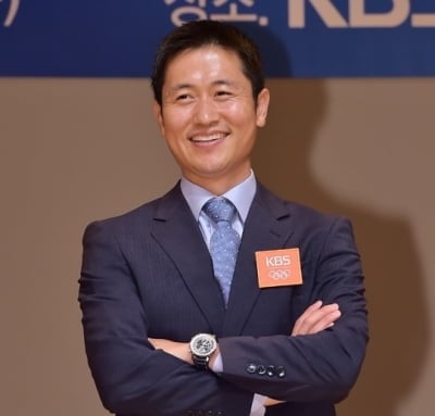 시청률 12.1% 찍었는데…이영표, 박명수에 쓴소리 "우상화 작업 진행돼" ('라디오쇼')