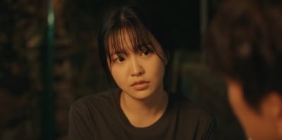 레드벨벳 예리, 해녀 됐다…"살 눌려있으니까 선배님이 리프팅 시켜줘" ('아주르')[일문일답]