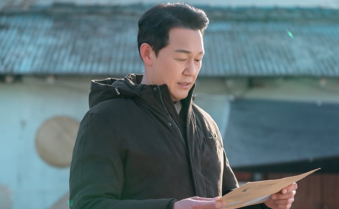 KBS 2TV ‘심우면 연리리’ 10회에서는 연리리 마을을 살리기 위한 성태훈(박성웅 분)과 임주형(이서환 분)의 필사적인 사투가 그려진다. / 사진 제공: KBS 2TV 미니시리즈 