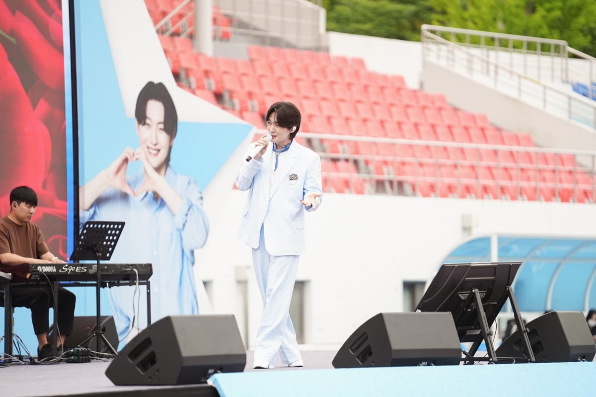 김용빈, 3000명의 사랑빈과 체육대회…콩주머니 던지기에 꺄르르