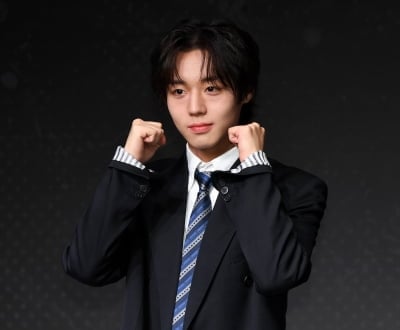 박지훈, 뜻밖의 인성 재조명…30분간 비 맞으며 씨 뺀 딸기 가차 없이 으깨 ('워너원고')