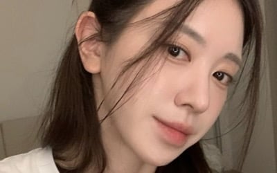 유혜주, 데이식스 도운·여동생 열애설 한창인데…임신 근황만 알리고 '묵묵부답'