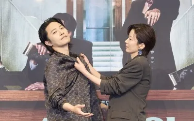 "전혜진에 숟가락 얹겠다"…쌍둥이 오빠 된 진구, "날로 먹고 싶어" ('강회장')