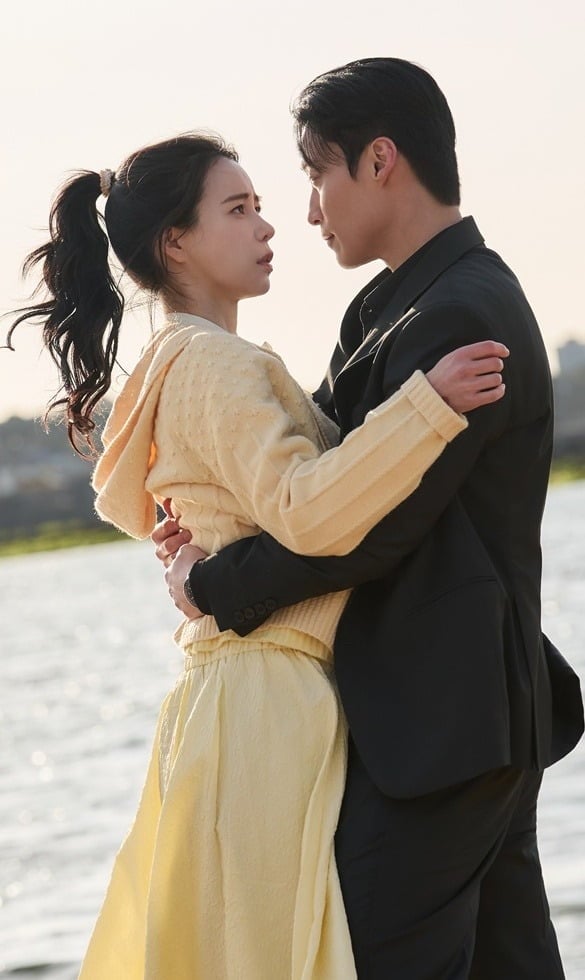 '멋진 신세계'의 임지연과 허남준이 첫 키스 이후 한층 가까워진 관계 변화를 예고했다./사진 제공=SBS