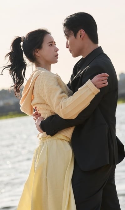 4.1%→10.3% 예상치 못한 시청률 폭등…임지연♥허남준, 키스 후 깊어진 감정선 ('멋진신세계')