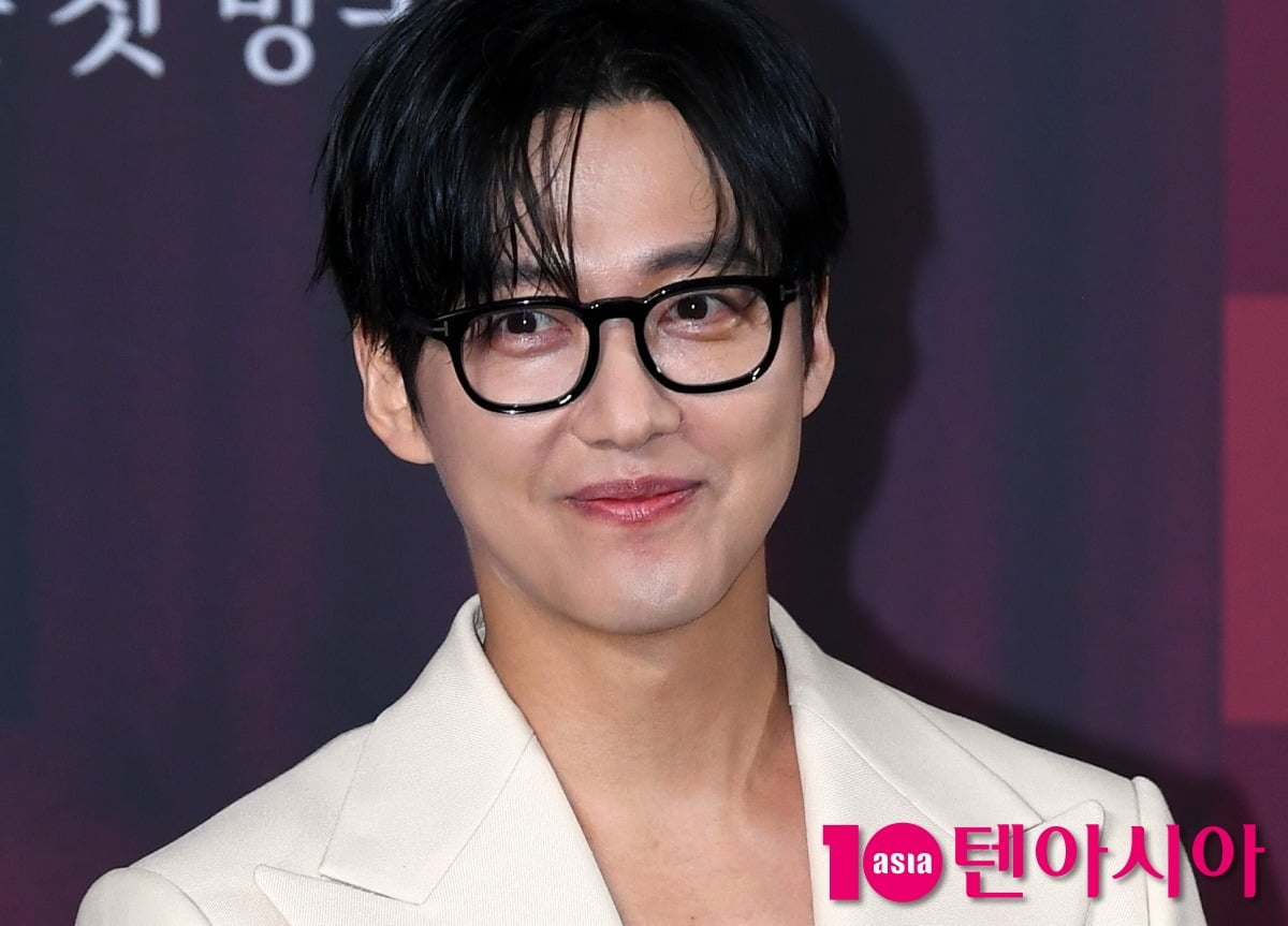 남궁민이 취재진 앞에 섰다. / 사진=텐아시아DB
