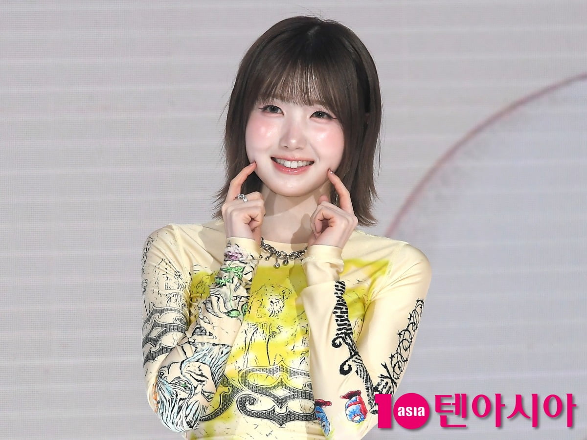 걸그룹 세이마이네임의 멤버 히토미가 포즈를 취하고 있다. / 사진=텐아시아 DB