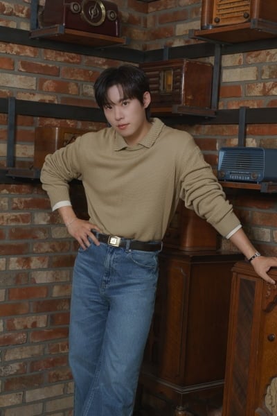 김성철, 상의 탈의는 무산돼…"반팔이라도 입혀달라고, 너무 추워"('골드랜드')[인터뷰③]