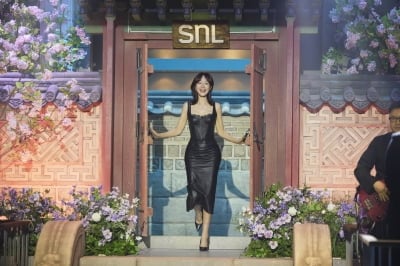 '170cm 51kg' 엄지원, 48세에 비현실적 개미허리 자랑…'SNL' 시즌8 마지막 회 장식