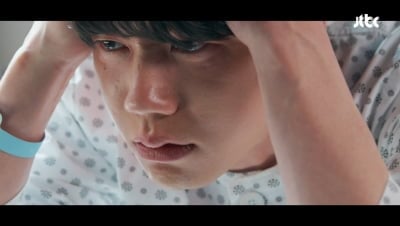 손현주X이준영, 첫방 부터 인생 뒤바뀌었다…영혼 체인지 엔딩에 '3.8%' 출발 ('강회장')