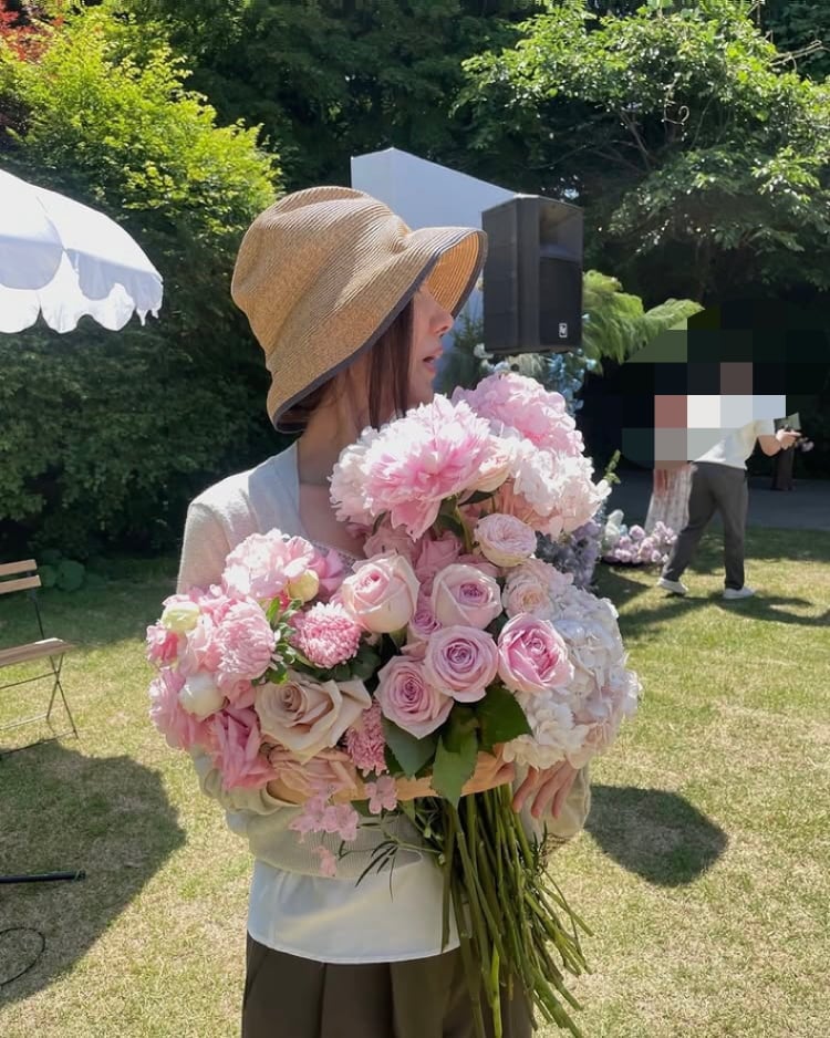 강수지, 디스크 협착증이라더니…언제 나들이를 나간 거어