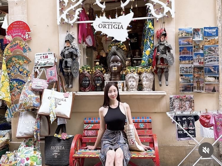 원진서, 72년생 윤정수에 볼뽀뽀 받아…이탈리아 여행통 왔네