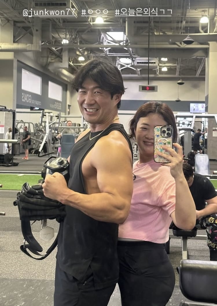 ‘3번째 결혼’ 22기 정숙, 남편을 너무 좋아하네…이두 자랑에 잇몸이 말라
