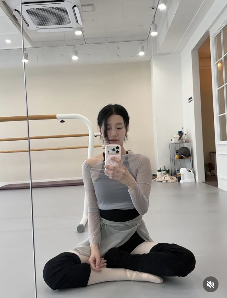수지, 뼈말라 이유 있었네…발레 연습실서 무한 운동