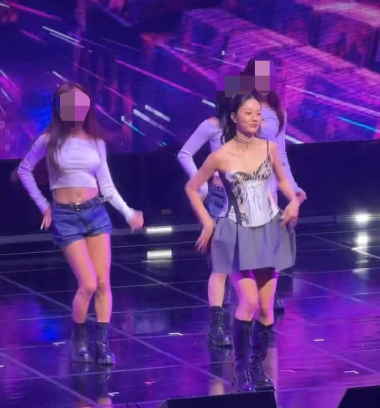 혜리, 춤추다 끈이 훌러덩…옷 찢어졌는데 걸스데이 무대는 계속