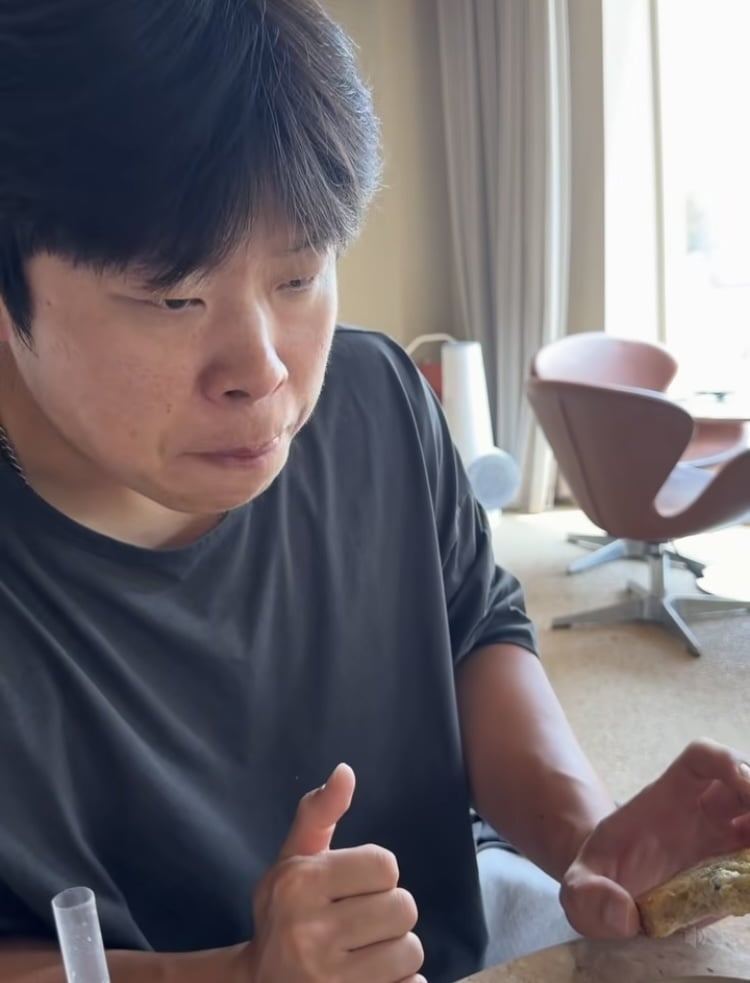 김영희, 10살 연하에 밥 사주는 누나…리조또 절반 이상 해치웠네