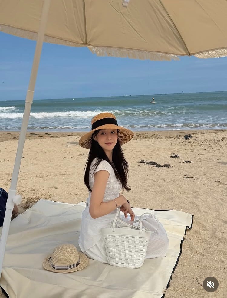 22기 옥순이 여름 휴가를 반납했다./SNS