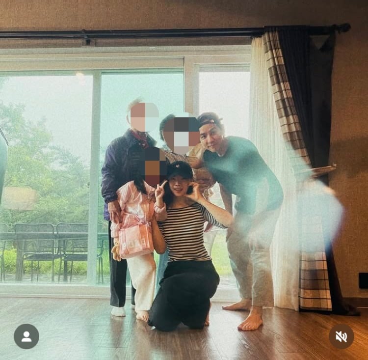 이다은이 시부모와 여행을 떠났다./SNS