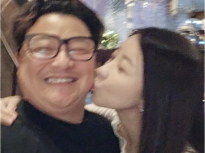원진서♥윤정수, 5성급 호텔서 뽀뽀…최대 50만원짜리 식사로 고급미
