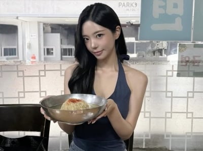 '10월 결혼' 윤하정, 신부 관리 안 받나…♥예비남편과 또 여행갔네
