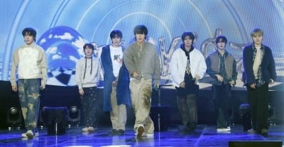 [공식] 아크, 데뷔 2년도 안 돼 해체…현민 "사랑에 진심으로 보답할 날 오길"