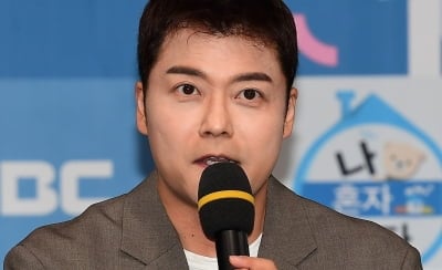 KBS 캐스터 데뷔하고 JTBC 응원가고…전현무의 묘한 이중행보 [TEN스타필드]