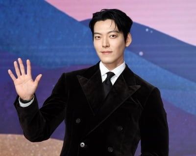 '신민아♥' 김우빈, 결혼 후 첫 예능 뜬다…6개월 차 신혼에 제주도에서 목축업 도전 ('콩콩팜팜')