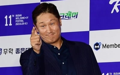 '누적 연봉 429억' 이대호, 또 최초 기록 썼다…감독 맡은 '야구대장' 첫 콜드게임 승리 이끌어 [종합]