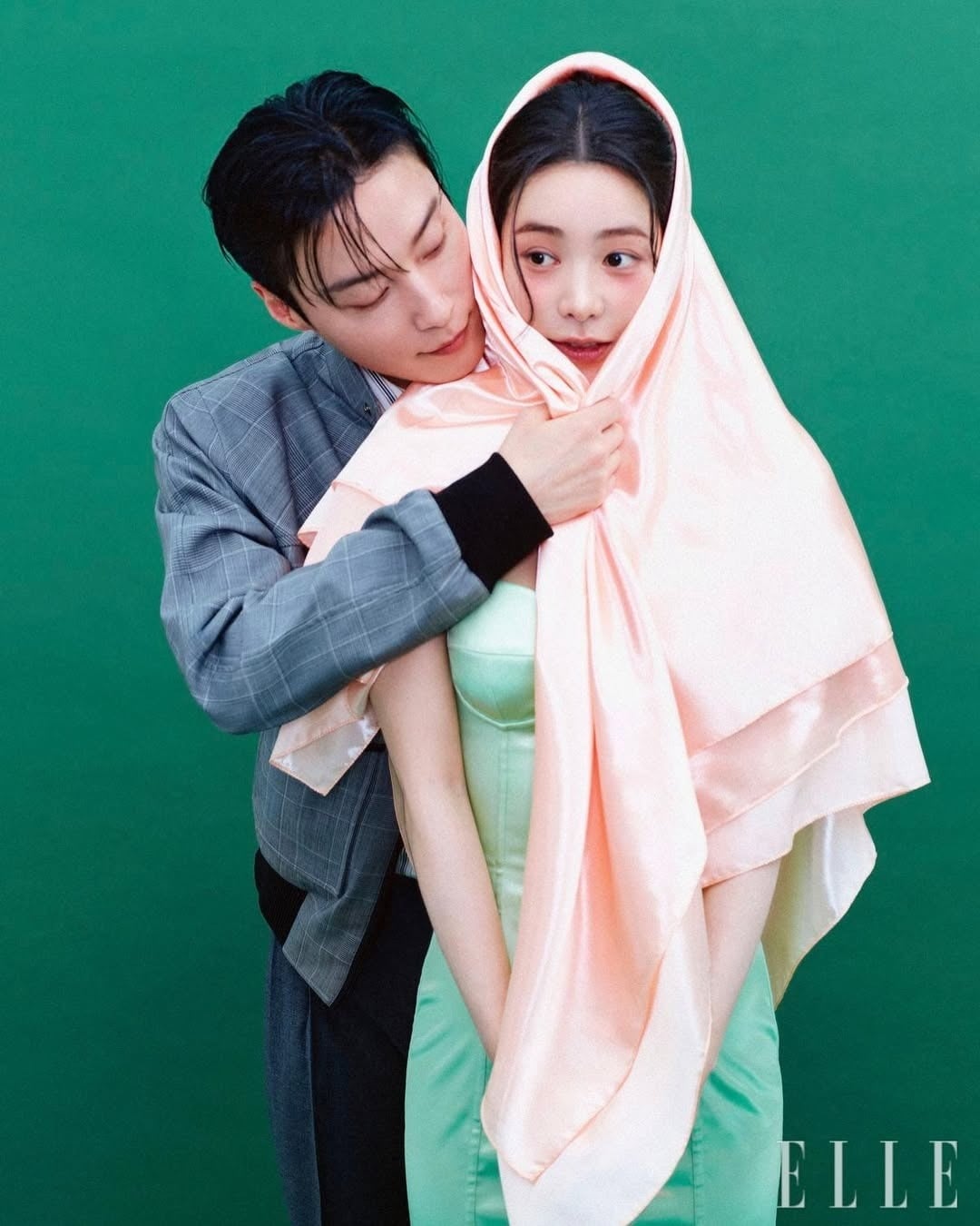'멋진 신세계' 주연을 맡은 임지연과 허남준이 작품 속 로맨스 분위기를 담은 추가 화보를 공개했다./사진=엘르