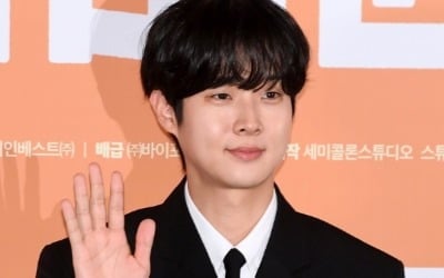 최우식 "제주도에서 알바해서 돈 벌자"…집념으로 결국 제주행 ('꽃청춘')