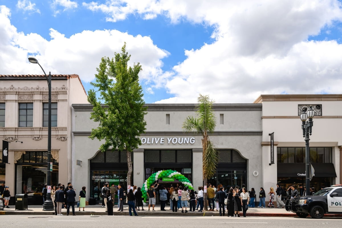 CJ Olive Young Opens First U.S. Store in Pasadena / CJ