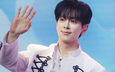 보이프렌드, 데뷔 15주년 팬 콘서트 꽉 채웠다…"매년 발자국 남기러 올 것"