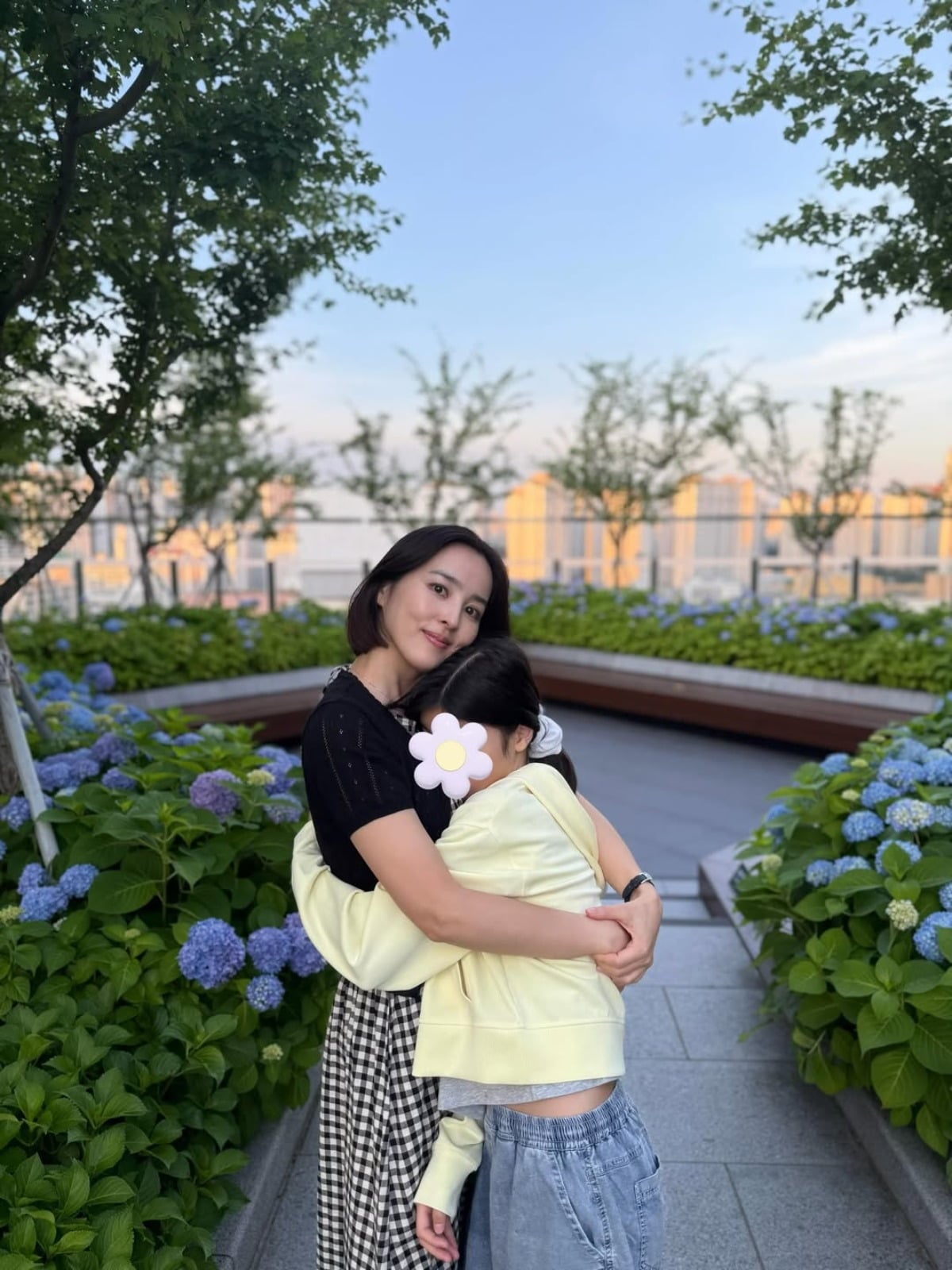 한혜진이 가족과 여유로운 시간을 보냈다. / 사진=한혜진 SNS